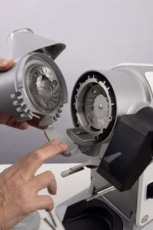 Casadio Ermes Dual Kaffekværn – Hybridkværnen til espresso & filter - BloomVik